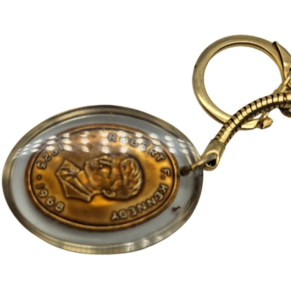 Vintage JFK & RFK Cameo Commemorative Key Holder - Picture 4 of 5